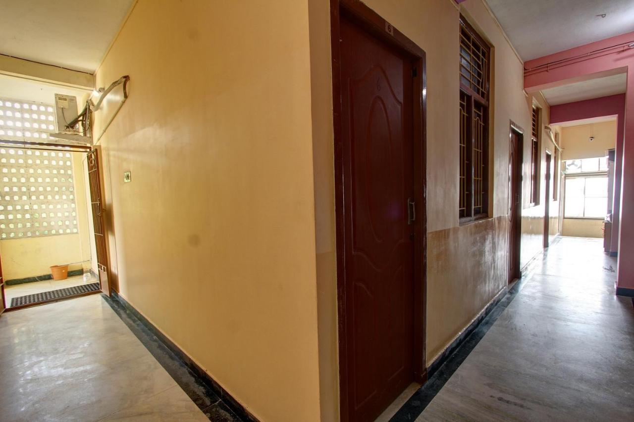 Hotel Oyo 38664 Rt Residency Golden Rock Esterno foto