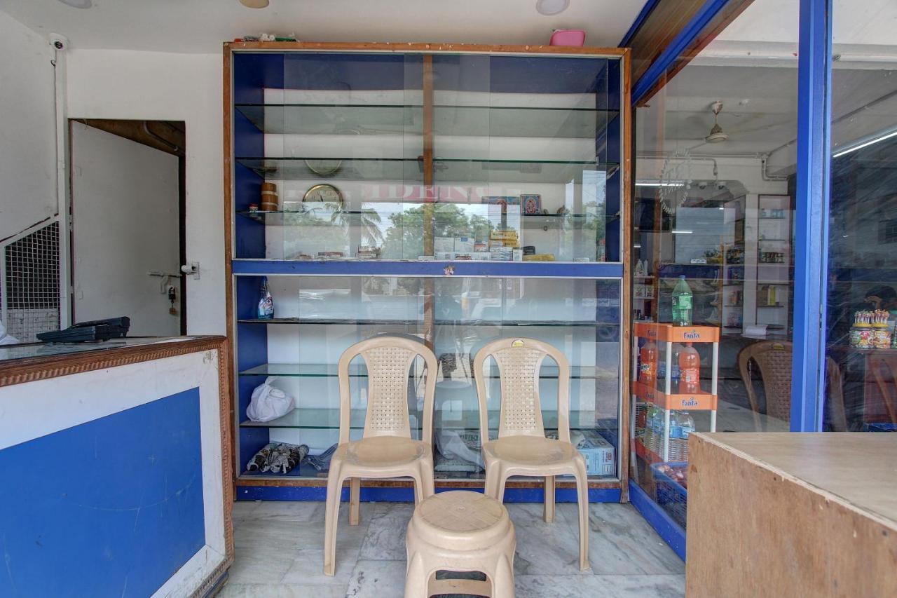 Hotel Oyo 38664 Rt Residency Golden Rock Esterno foto