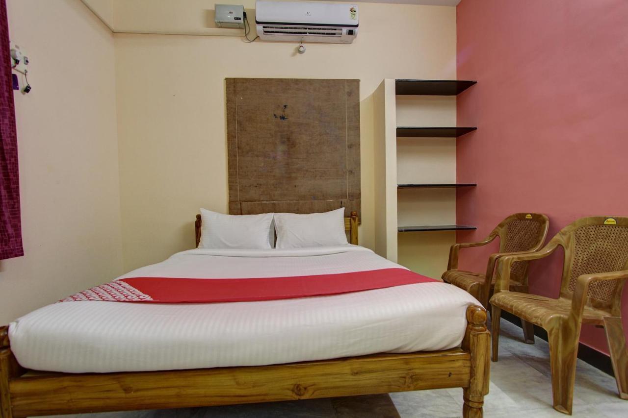 Hotel Oyo 38664 Rt Residency Golden Rock Esterno foto